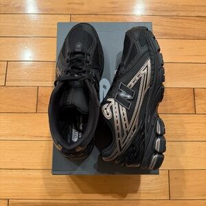 Brand new New Balance 1906R Black And Gold Men`s Shoes Size 11